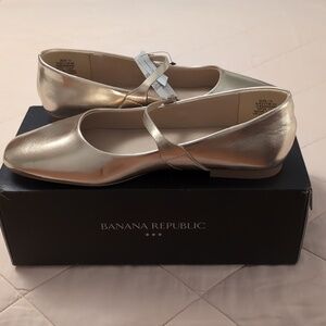 NWT Banana Republic Maryjane Flats, Size 10, Gold, Holiday, Comfortable, Classic